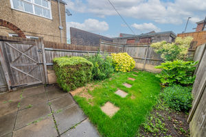 Twyford Avenue